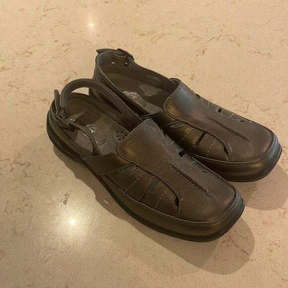 Comfort shoes with strap SZ 7 - Picture 1 of 9